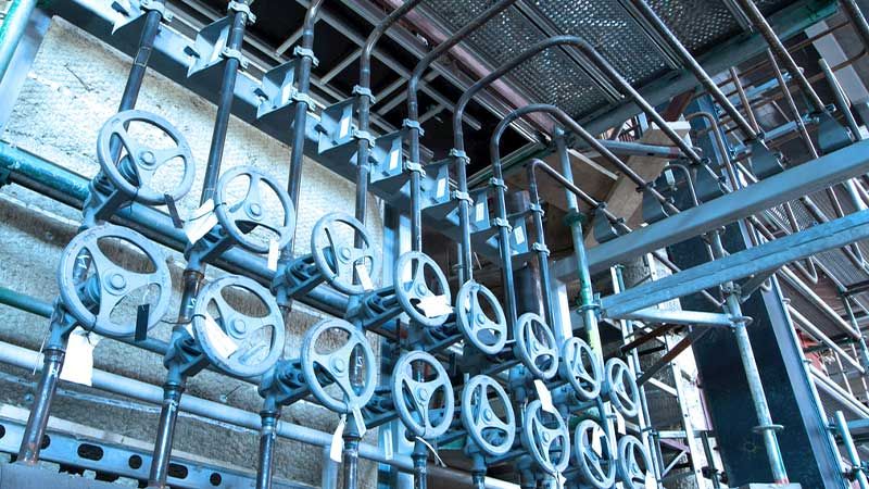 清洁生产，一步到位：挥发性冲压油在五金行业的应用